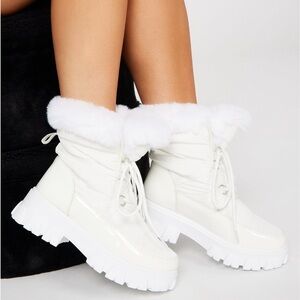 Women's White Fur-Lined Winter Boots